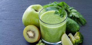 Brokkoli-Apfel-Gurke-Smoothie