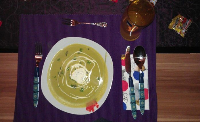 Pfefferminz-Erbsen-Suppe