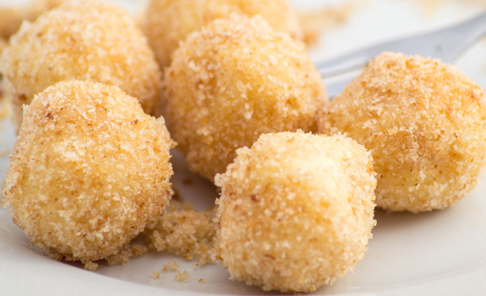 Hüttenkäseknödel mit Eierschwammerln