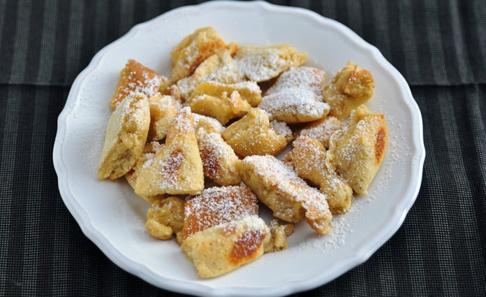 Kaiserschmarren mit Obst