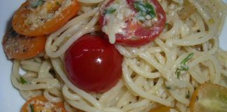 Sommer-Spaghetti mit bunten Cocktail-Tomaten