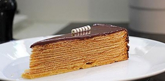 Weihnachtlicher Baumkuchen